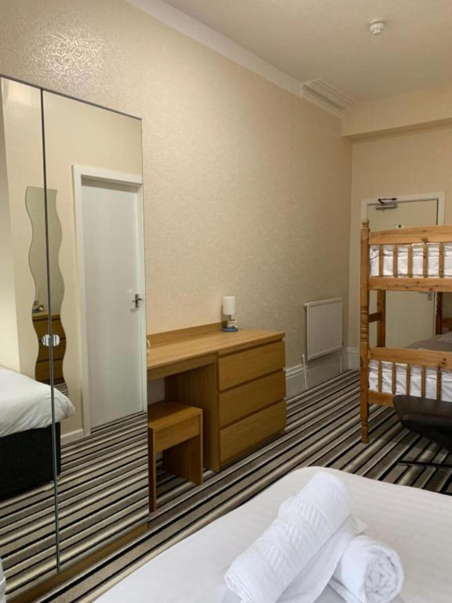 Oyo Wave Crest Hotel Blackpool Eksteriør billede