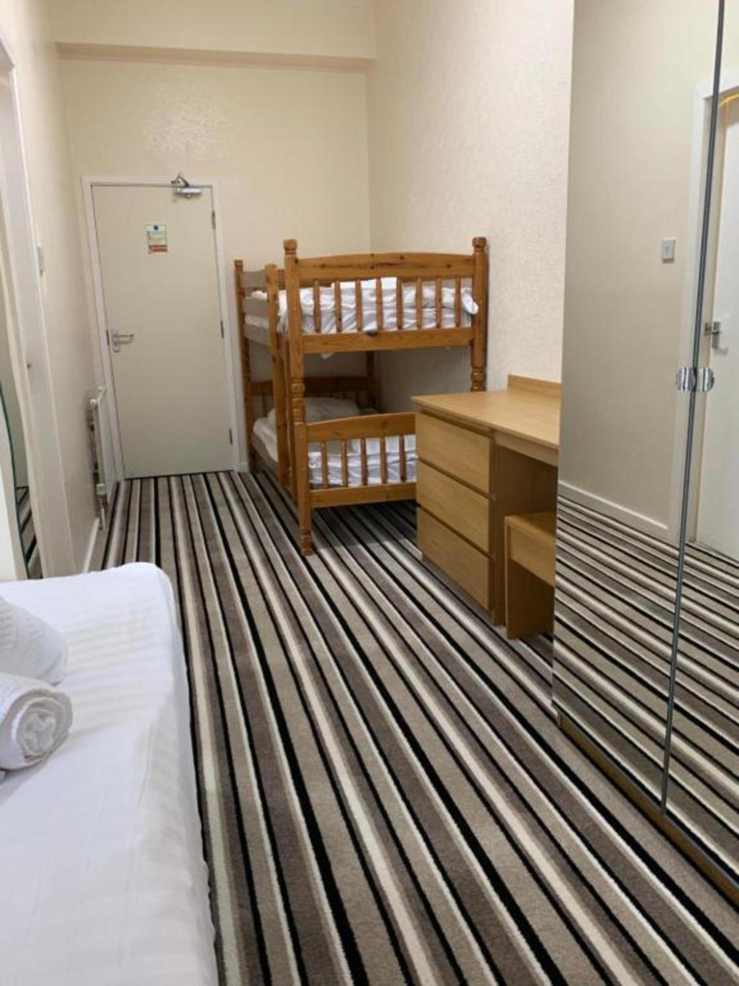 Oyo Wave Crest Hotel Blackpool Eksteriør billede